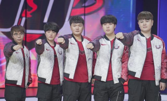 年间他们在 年间他们在